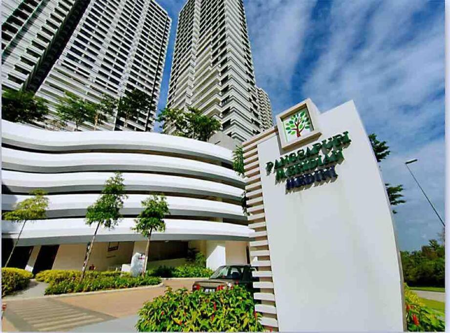 Legoland Jb Aghome Medini 3Room8Pax Bukit Indah Nusajaya  Buitenkant foto